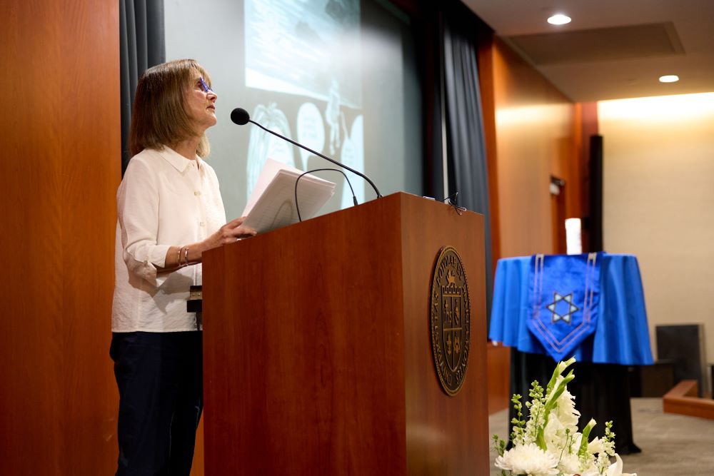 Victoria Aarons Presenting Her Lecture